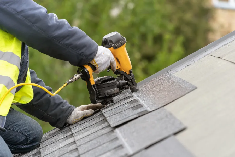 Professional Roofing Contractor in Parma, OH Professional Roofing Contractor in Parma, OH